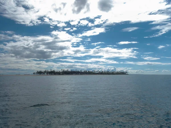 フィリピンのレイテ島の近くの牧歌的なKalanggaman島 — ストック写真