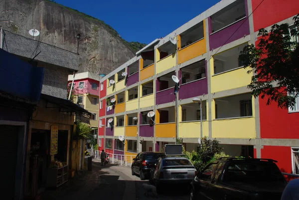 Uma Favela Encosta Uma Colina Íngreme Nos Arredores Rio Janeiro — Fotografia de Stock