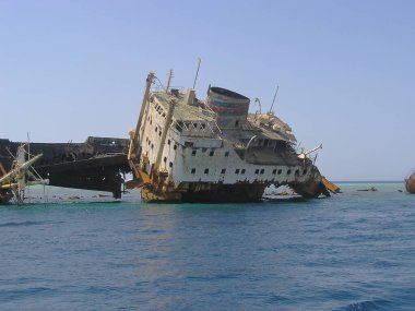 Loullia 'nın kalıntıları Tiran Boğazı' ndaki Gordon Resifi 'nin kuzey ucunda Mısır' ın Sharm el Şeyh kenti yakınlarında.
