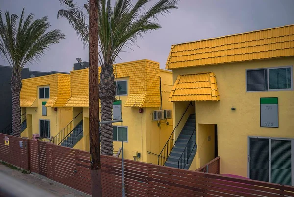 Pequeñas Casas Amarillas Venice Beach California — Foto de Stock