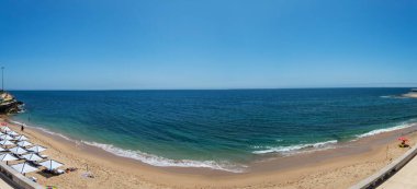 Portekiz 'de Lizbon yakınlarındaki Parede' de bir deniz önü.