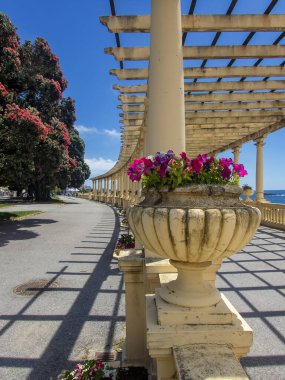 Portekiz, Porto yakınlarındaki Matosinhos 'ta deniz kenarında Pergola do Foz.
