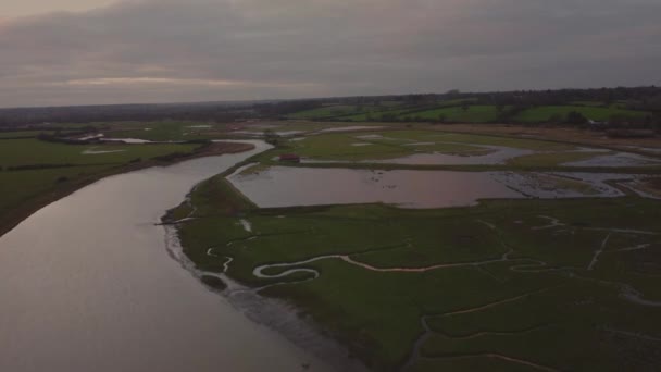 Záběry Bezpilotních Letounů River Stour Které Označují Hranici Mezi Okresy — Stock video