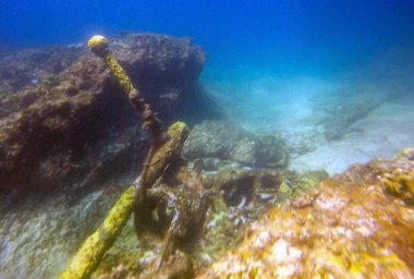 Punta Sur, Cancun, Meksika yakınlarındaki Isla Murejes 'de bir kadırga için eski bir çapa.