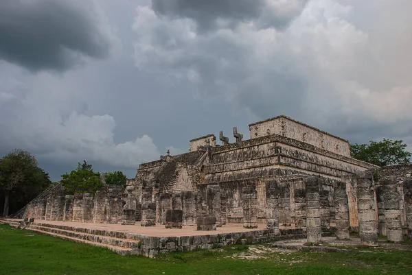 墨西哥尤卡坦半岛丛林中的Chichen Itza玛雅遗址 — 图库照片