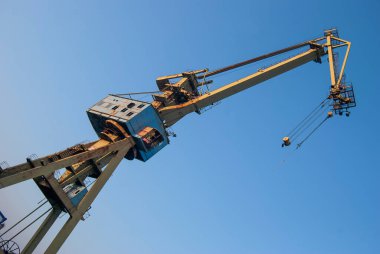 Rostock, Almanya 'da bir tersanede eski bir vinç