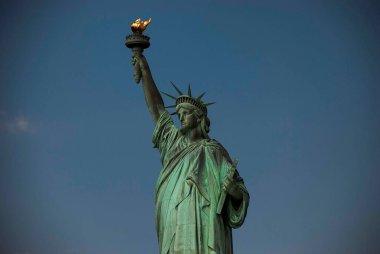 Özgürlük Heykeli New York 'taki Özgürlük Adası' nda.