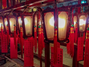 Sheung Wan, Hong Kong 'daki Man Mo Tapınağı' nda.