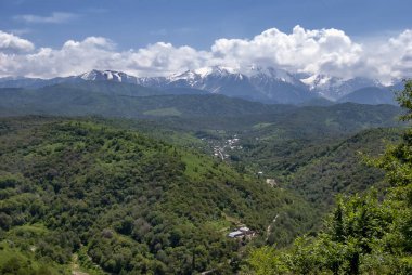 Kazakistan 'da Almaty yakınlarındaki dağ manzarası