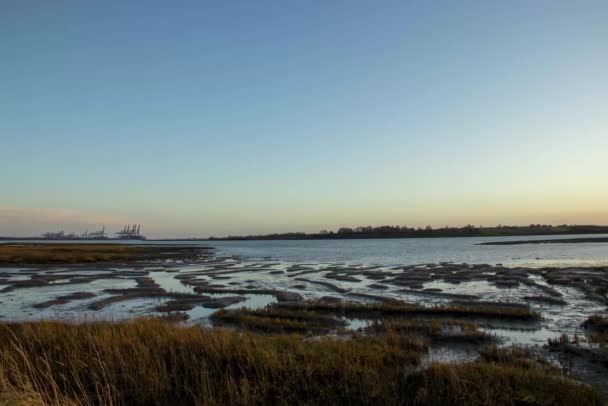 Timelapse Sunset Levington Lagoon Looking Port Felixstowe Suffolk — стокове відео