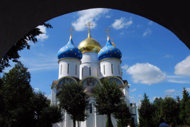St. Sergius Trinity Lavra Rus Ortodoks Kilisesi 'nin en önemli manastırı ve ruhani merkezidir.