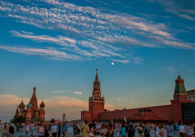 Moskova, Kızıl Meydan 'da bir yaz akşamı