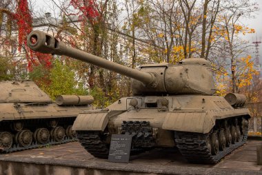 II. Dünya Savaşı 'ndan kalma Sovyet Ağır Tankı IS-2.