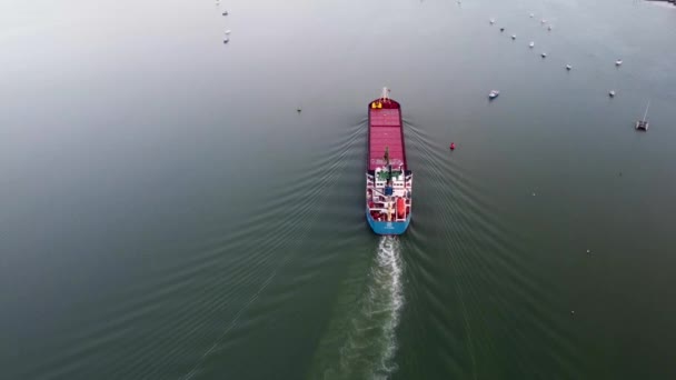 Дрони Вантажного Судна Пливе Вздовж Річки Орвелл Саффолк Велика Британія — стокове відео