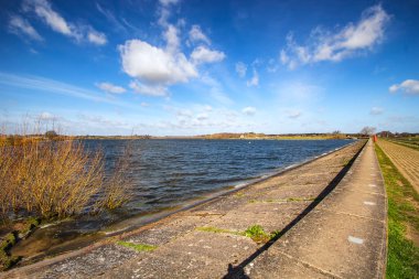 Suffolk, İngiltere 'deki Alton Water' a bakın.