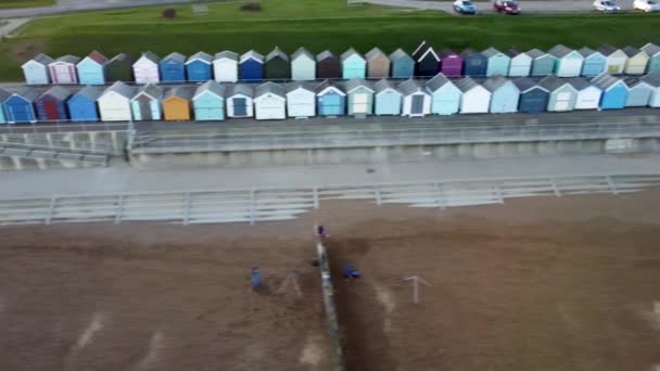 Imágenes Drones Cabañas Playa Largo Del Paseo Marítimo Old Felixstowe — Vídeos de Stock