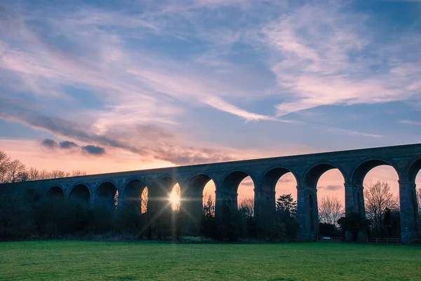 Solnedgång Över Chappel Viaduct Essex Storbritannien — Stockfoto