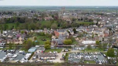 İngiltere, Kambridgeshire 'deki Ely Katedrali' nin insansız hava aracı görüntüleri.