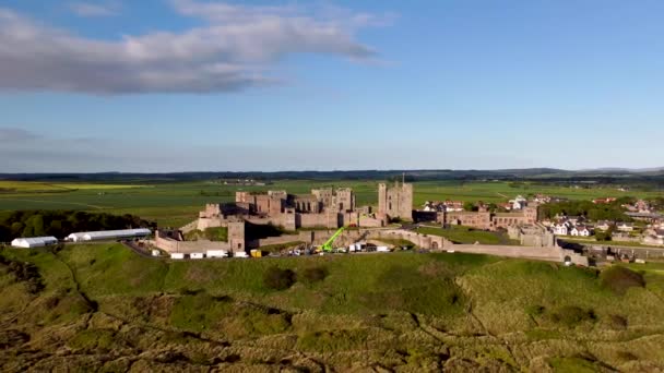 Drönare Bilder Bamburgh Castle Kusten Northumberland Storbritannien — Stockvideo