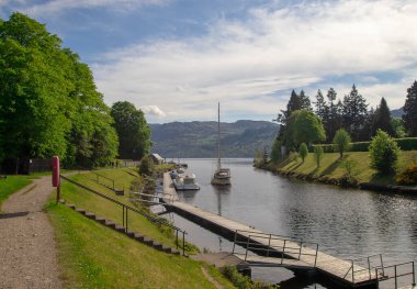 İngiltere 'nin İskoçya Dağları' ndaki Loch Ness 'in güney ucundaki Fort Augustus kasabası.