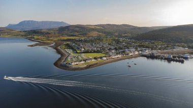İskoçya 'nın batısındaki Ullapool' da deniz önü, İngiltere