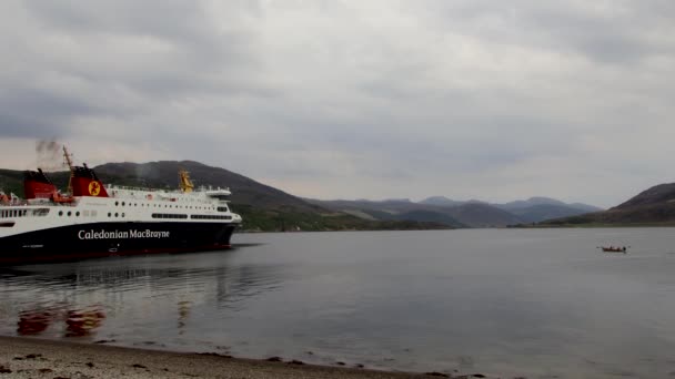 Prom Przygotowujący Się Odpłynięcia Ullapool Zachodnich Wyżynach Szkocji Wielka Brytania — Wideo stockowe