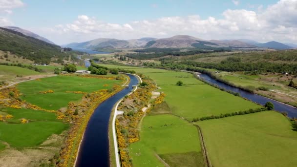 Drone Footage Caledonian Canal Inverness Loch Ness Scottish Highlands Reino — Vídeo de Stock