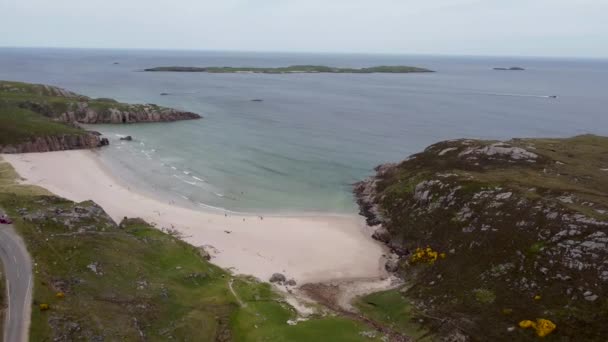 Video Drone Dari Pantai Ceannabeinne Pantai Barat Laut Skotlandia Inggris — Stok Video