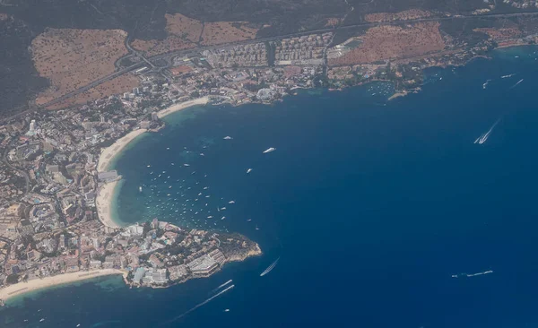 スペインのマヨルカ島のMagaluf TorreolaとPalmanovaのビーチは空気から — ストック写真