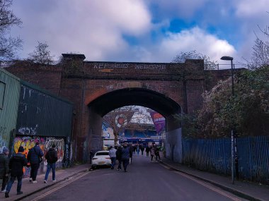 The Den, İngiltere 'nin başkenti Londra' daki Millwall Futbol Kulübü 'ne ev sahipliği yapmaktadır.
