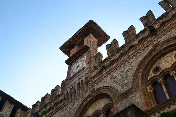 1395 탈리아 피아첸차의 밀라니 비스콘티 가문이 비스콘티 — 스톡 사진
