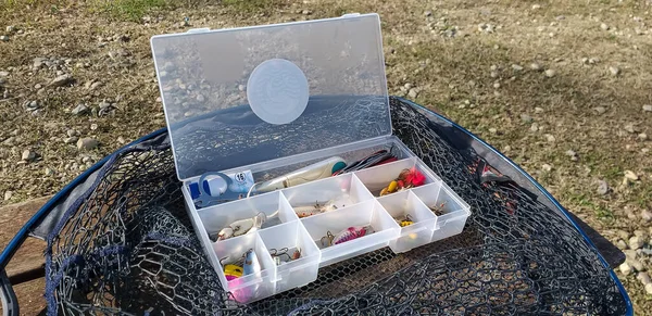 Caja Plástico Para Transportar Señuelos Para Pesca Truchas Lago — Foto de Stock