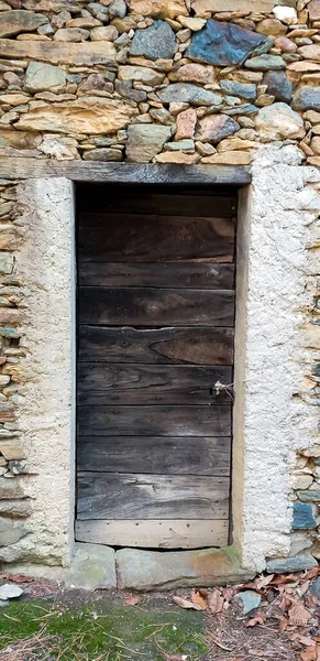 当地伐木工人过去使用的旧石屋 作为工具的庇护所和避难所 意大利 — 图库照片