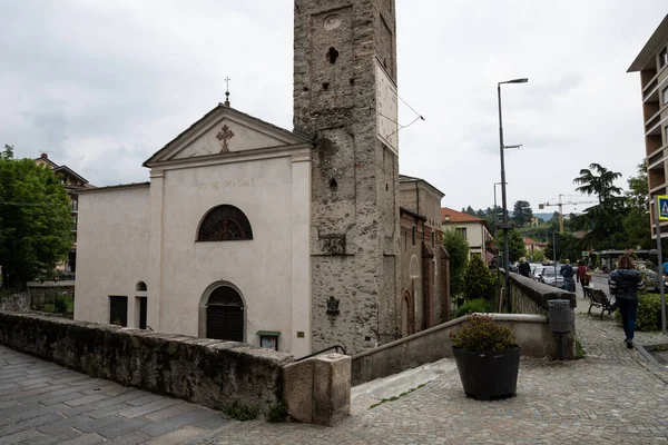 Lanzo Italy June 2021 드몽의 알프스 기슭에 마을의 역사적 중심지 — 스톡 사진