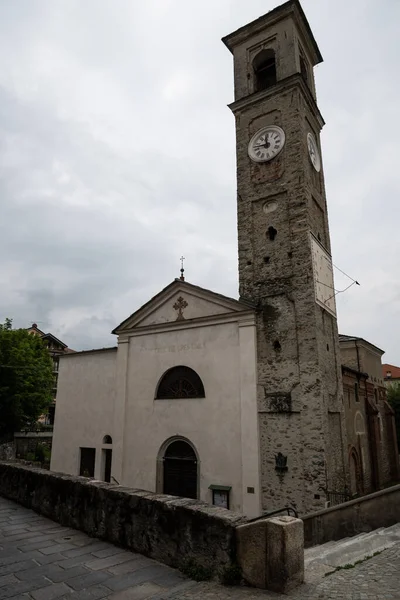 Lanzo Italy June 2021 드몽의 알프스 기슭에 마을의 역사적 중심지 — 스톡 사진