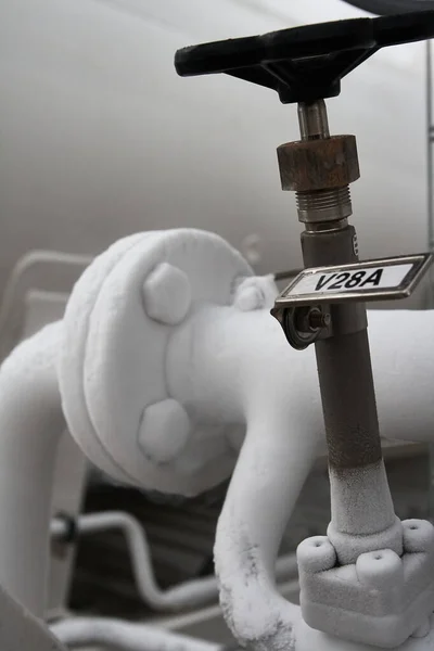 Pipes frozen during refueling LNG