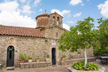 Manastır filozof, Yunanistan