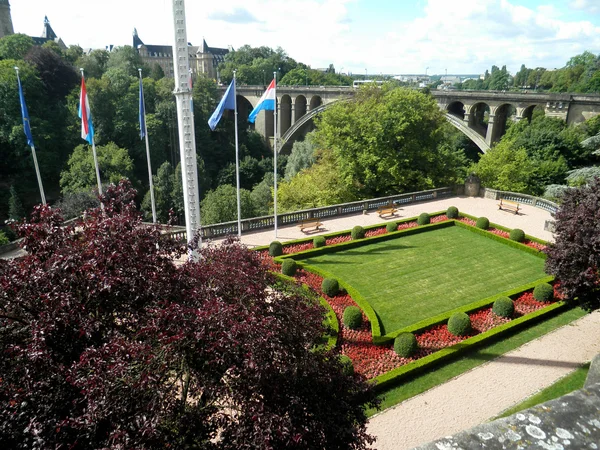 Vista da Ponte Adolphe, cidade de Luxemburgo, Luxemburgo — Fotografia de Stock
