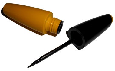 Siyah eyeliner, beyaz izole