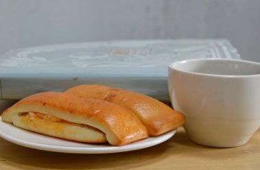 peynir ekmek sopa ve kahve Kupası