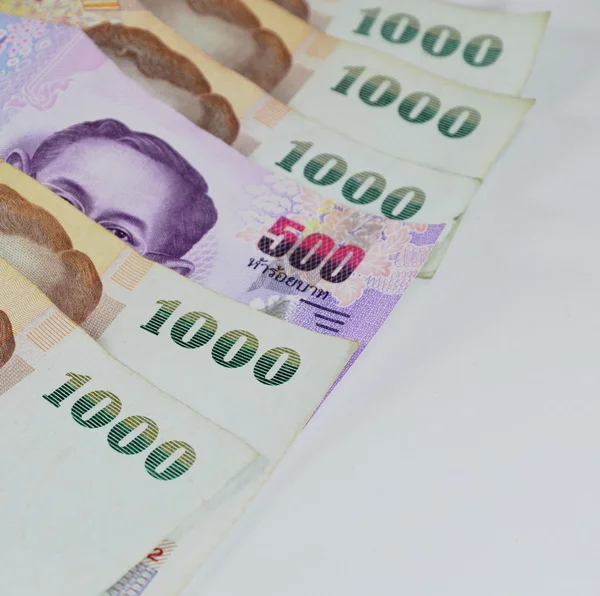 Thaise bankbiljet op witte achtergrond — Stockfoto