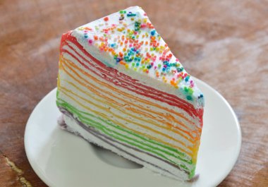 Krep pasta çanak üzerinde şeker tepesi