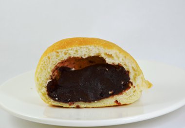 topuz dolum tatlı fasulye çanak üzerinde