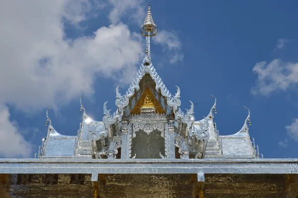 Silver kyrka i buddhistiska tempel — Stockfoto