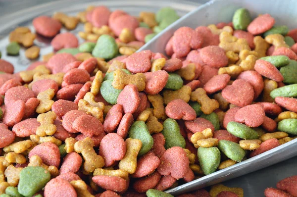 ölçek ağırlığında üzerinde demir Kepçe içinde evde beslenen hayvan yiyecek