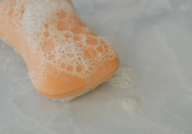 sabun köpüğü kutu üzerindeki