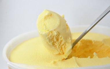 gümüş kaşık vanilya aroması dondurma