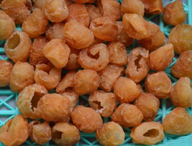 plastik sepet içinde Kuru longan