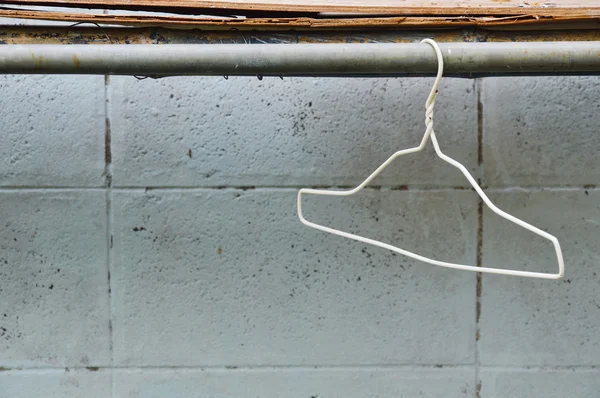 Doek hanger mobiele uit ijzeren pijp lijn — Stockfoto
