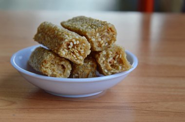 Susam rulo Çince Geleneksel snack Kupası